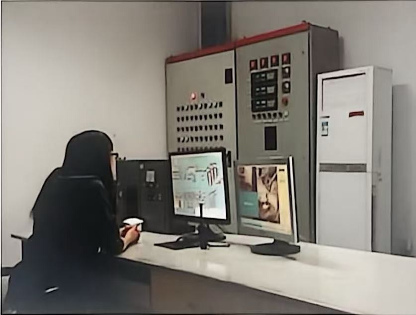Operator monitoring production equipment in the Huarui control room