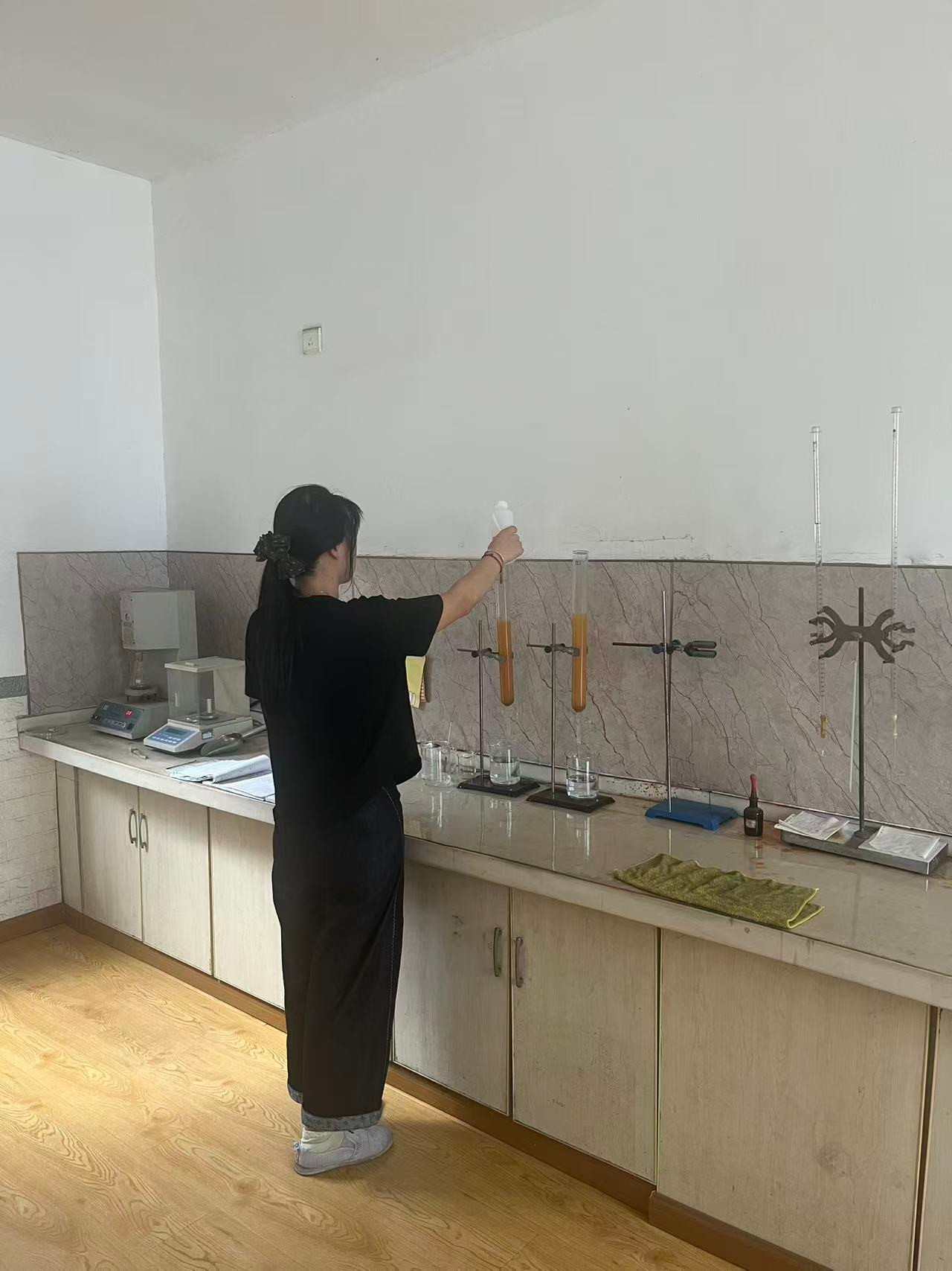 Quality testing work in the Huarui laboratory